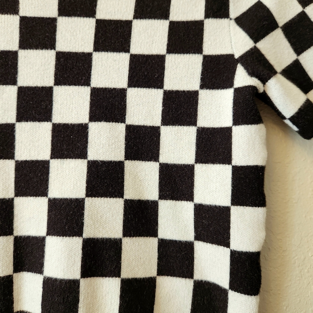 Checkered Black and White Knit Top - Picture 3 of 3